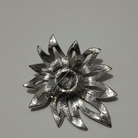 Vintage Silver BROOCH PIN Flower / Faux Diamonds - Picture 15 of 15